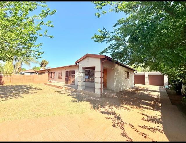 4 BEDROOM HOUSE FOR SALE IN VANDERBIJLPARK CW 3